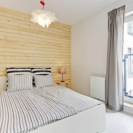 Nordbyhus Chmielna Park Apartmán *